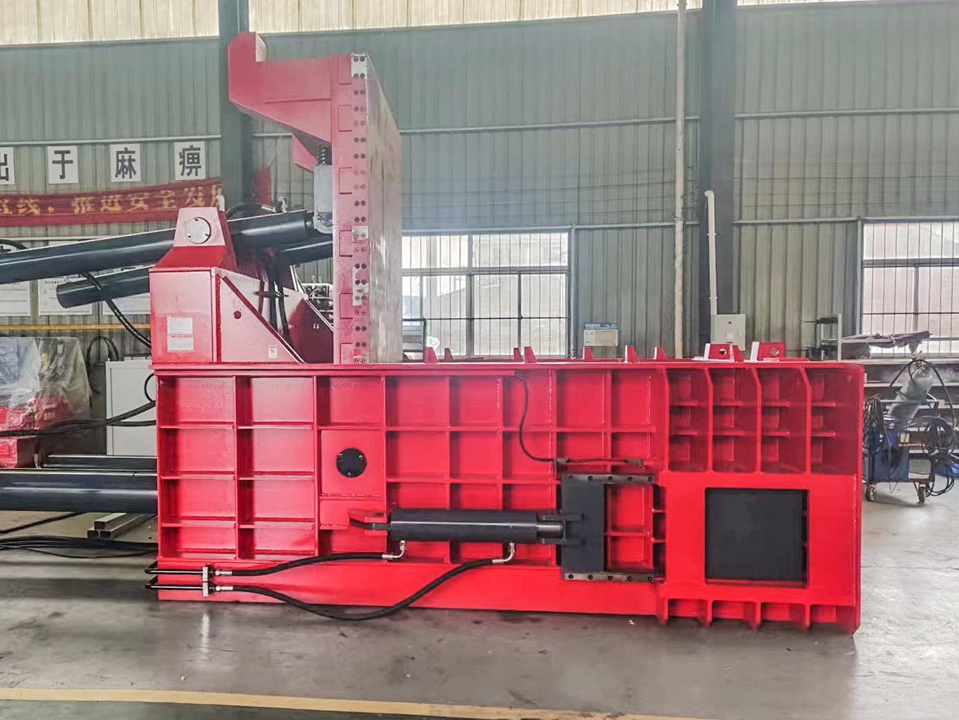 ENERPAT AMB-L2520-250 Lid Style Metal Baler On The Way To New Zealand