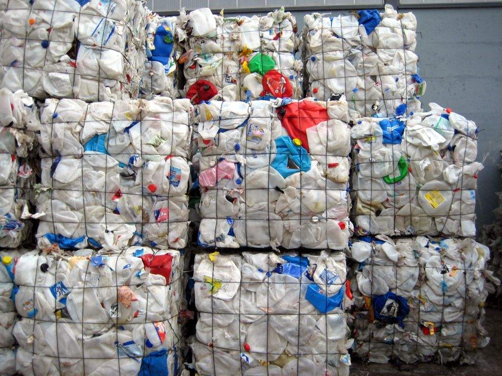 Plastics Recycling And Machines 
