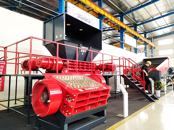 The MSB-E1200 double shaft shredder helps the customer in Mexico operate efficiently