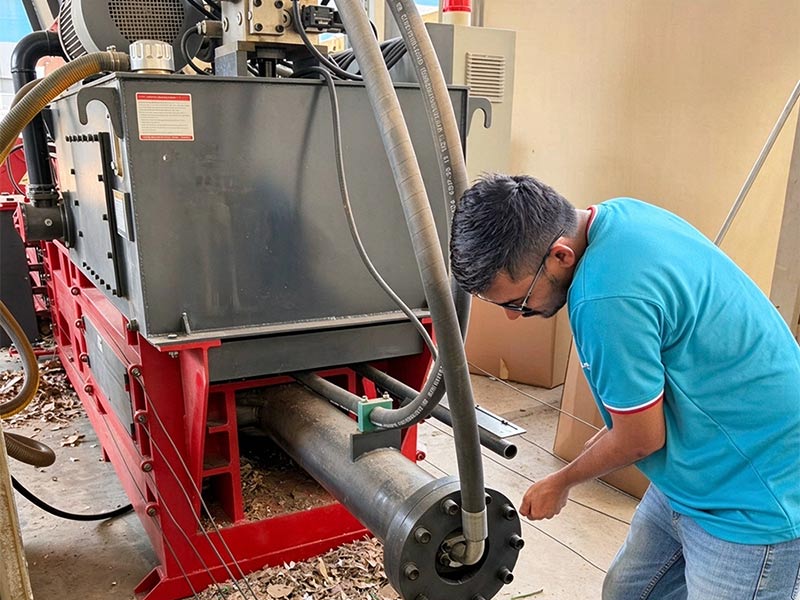Choosing the Right Cardboard Baling Solution