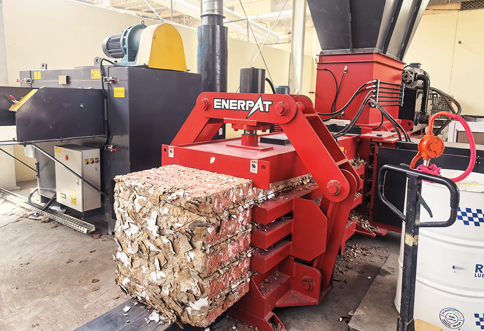 Horizontal Hydraulic Baler
