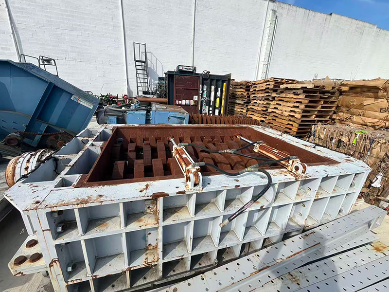 Used&nbsp;twin shaft shredder