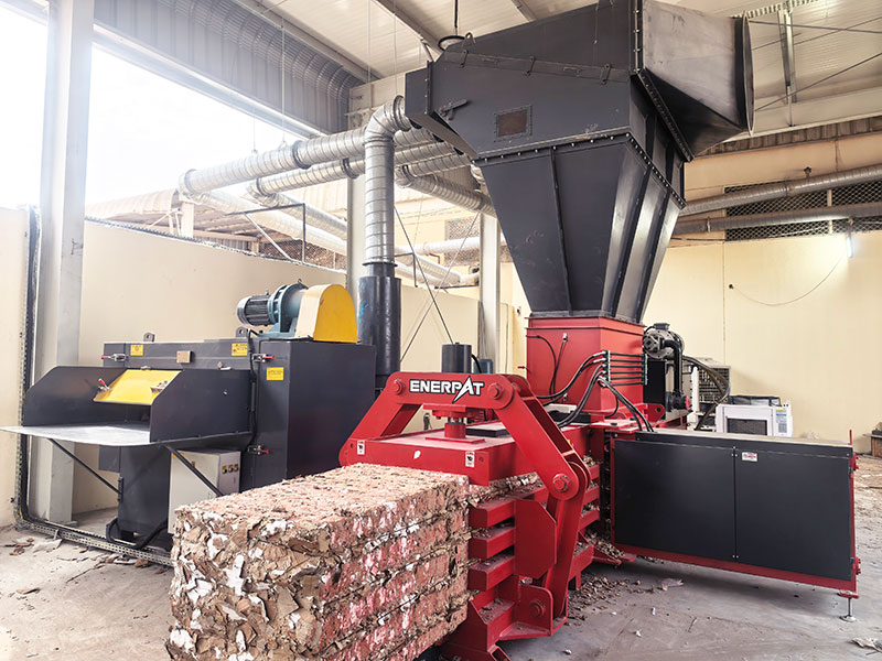 horizontal cardboard baler