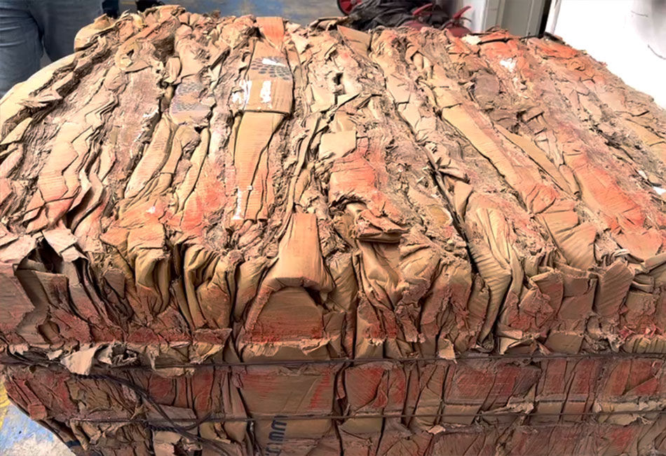 <strong>1,000–1,300 kg OCC Bale Weight</strong>