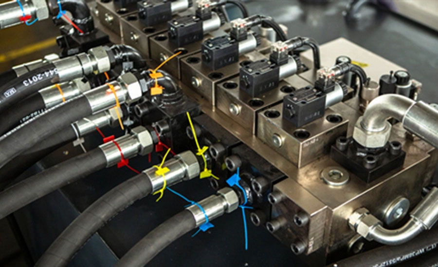 Potente sistema hidráulico para procesamiento de bloques de motor